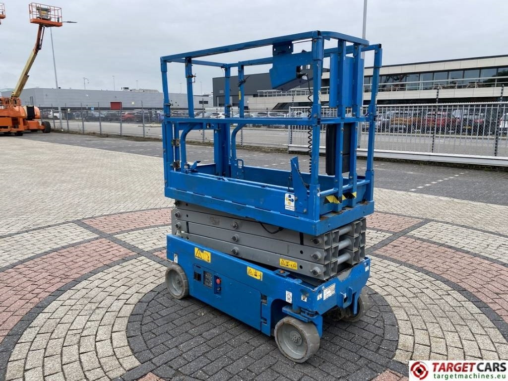 Genie GS-1932 Electric Scissor Work Lift 779cm - Schaarlift: afbeelding 2 Genie GS-1932 Electric Scissor Work Lift 779cm - Schaarlift: afbeelding 2