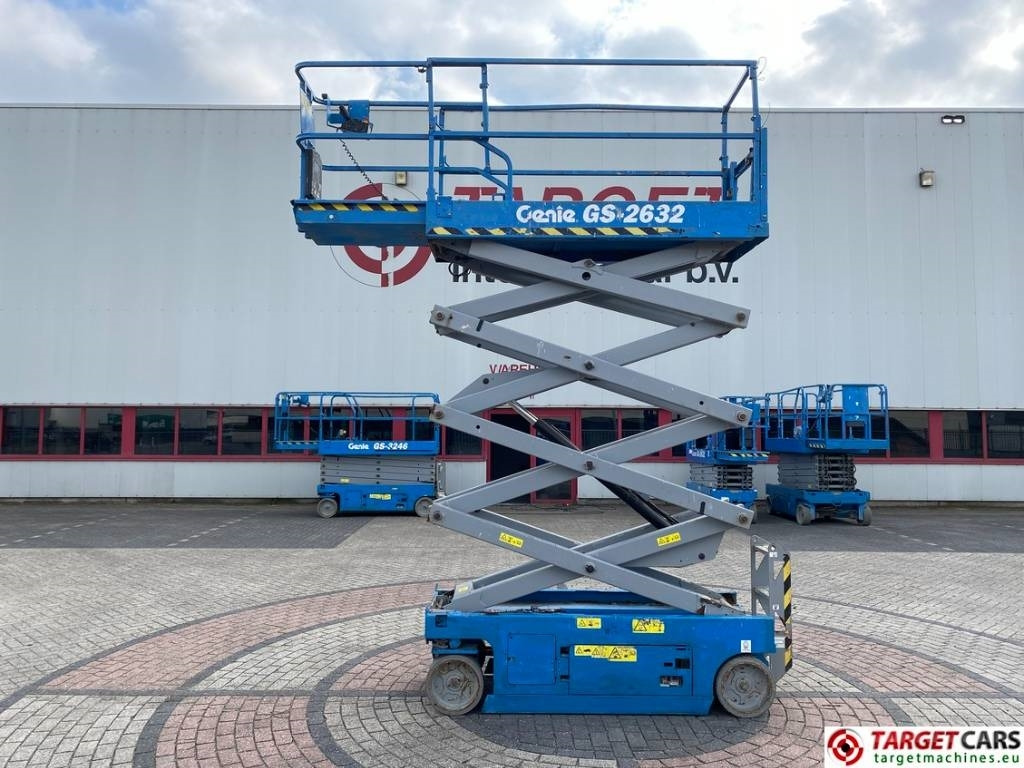 Genie GS-2632 Electric Scissor Work Lift 992cm - Schaarlift: afbeelding 5 Genie GS-2632 Electric Scissor Work Lift 992cm - Schaarlift: afbeelding 5