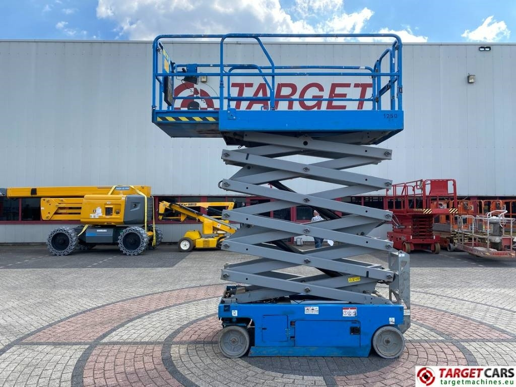 Genie GS-4047 Electric 4047 Scissor Work Lift 1389cm - Schaarlift: afbeelding 5 Genie GS-4047 Electric 4047 Scissor Work Lift 1389cm - Schaarlift: afbeelding 5