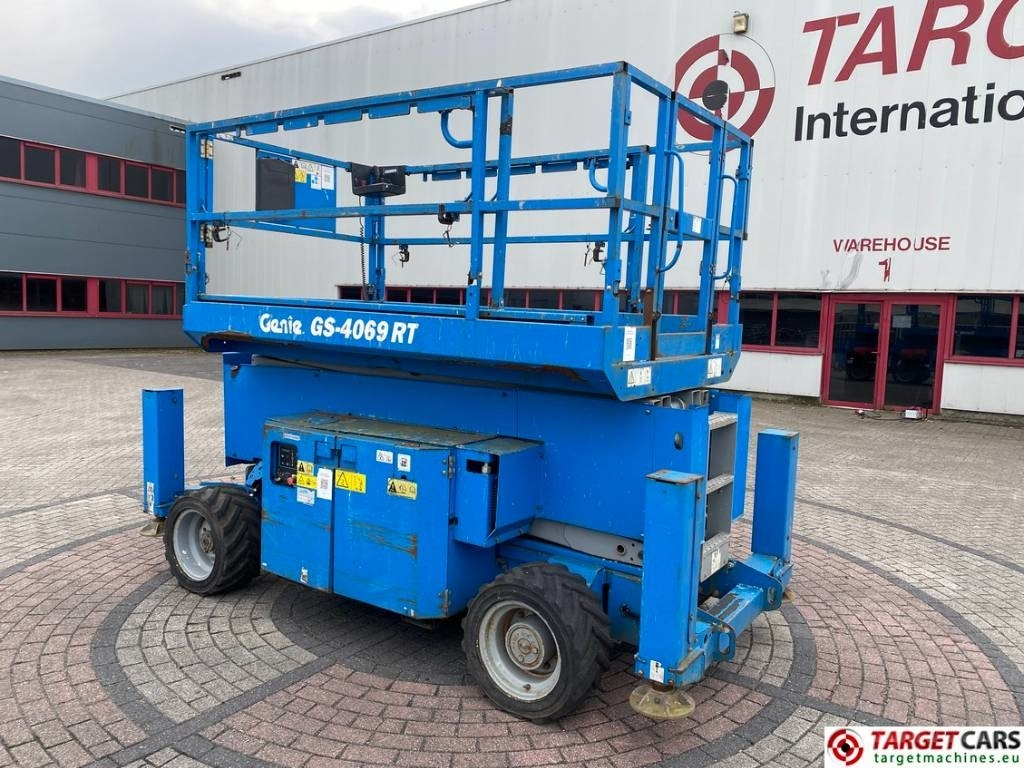 Genie GS-4069 RT LPG 4x4 Scissor Work Lift 1412cm - Schaarlift: afbeelding 4 Genie GS-4069 RT LPG 4x4 Scissor Work Lift 1412cm - Schaarlift: afbeelding 4