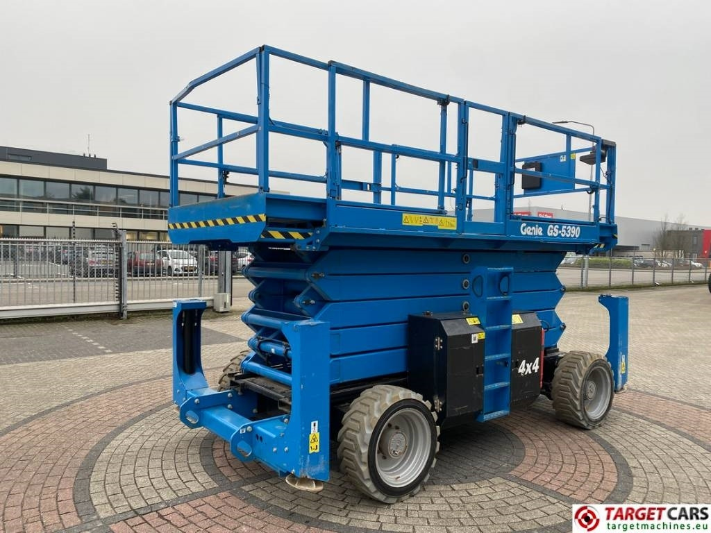 Genie GS-5390 RT LPG 4x4 Scissor Work Lift 1815cm - Schaarlift: afbeelding 3 Genie GS-5390 RT LPG 4x4 Scissor Work Lift 1815cm - Schaarlift: afbeelding 3