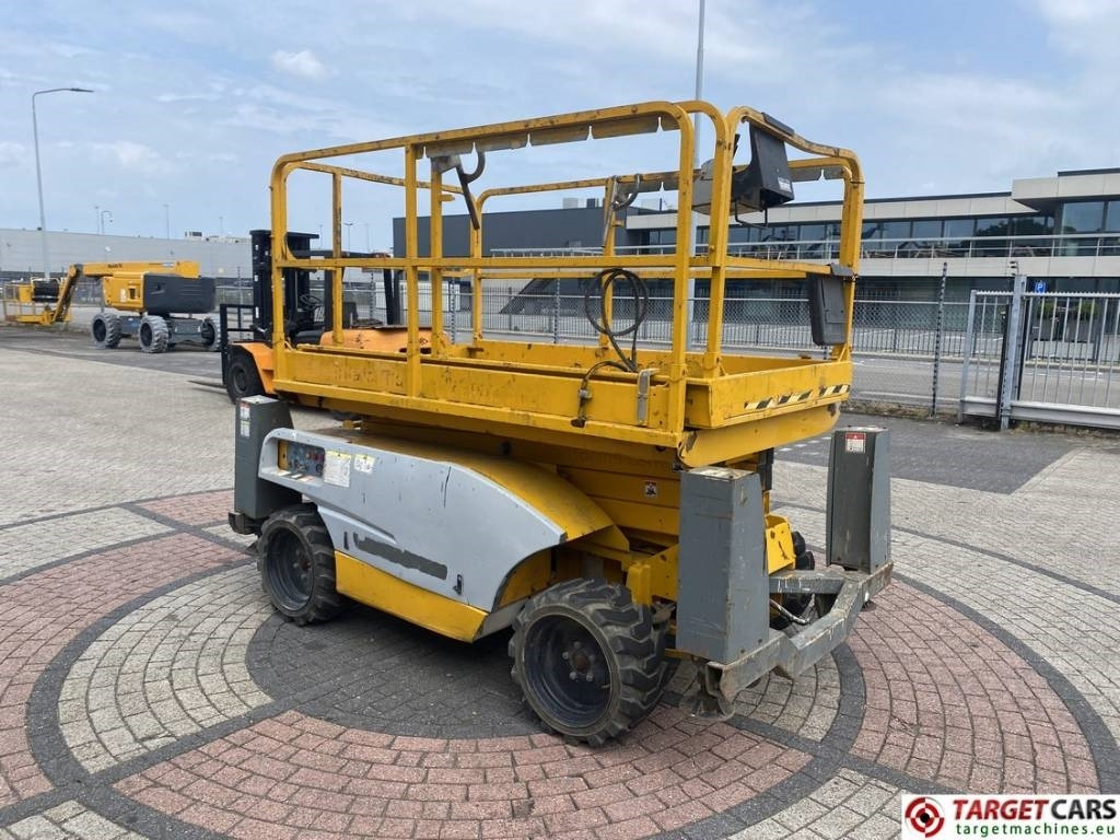 Haulotte Compact 10DX Diesel 4x4 Scissor 1015cm DEFECT - Schaarlift: afbeelding 2 Haulotte Compact 10DX Diesel 4x4 Scissor 1015cm DEFECT - Schaarlift: afbeelding 2