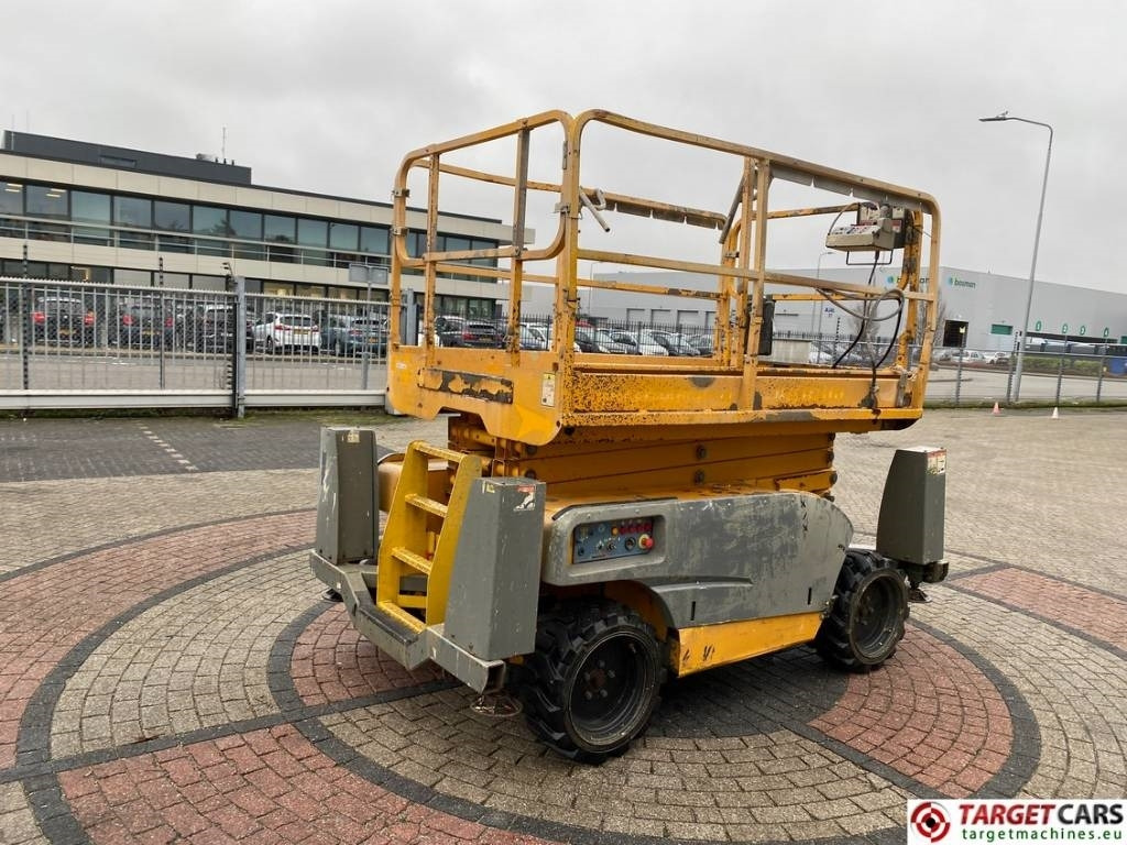 Haulotte Compact 12DX Diesel 4x4 Scissor Work Lift 1206cm - Schaarlift: afbeelding 3 Haulotte Compact 12DX Diesel 4x4 Scissor Work Lift 1206cm - Schaarlift: afbeelding 3