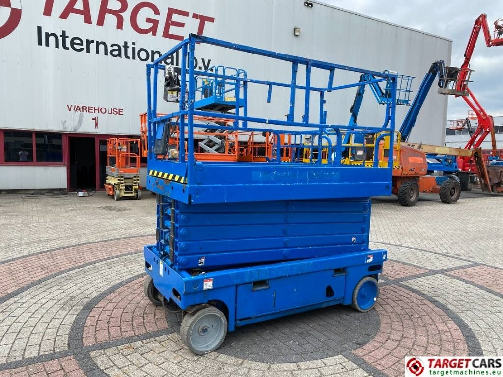 Haulotte Compact 14 Electric Scissor Work Lift 1385cm - Schaarlift: afbeelding 1 Haulotte Compact 14 Electric Scissor Work Lift 1385cm - Schaarlift: afbeelding 1