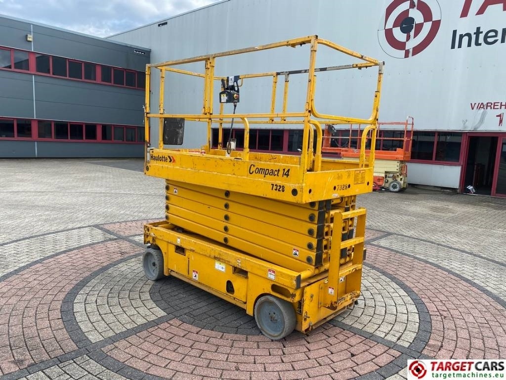 Haulotte Compact 14 Electric Scissor Work Lift 1385cm - Schaarlift: afbeelding 4 Haulotte Compact 14 Electric Scissor Work Lift 1385cm - Schaarlift: afbeelding 4
