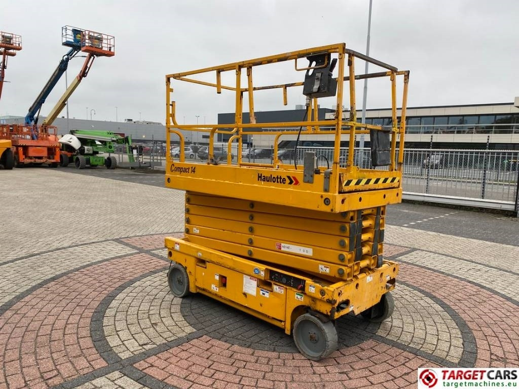 Haulotte Compact 14 Electric Scissor Work Lift 1385cm  - Schaarlift: afbeelding 2 Haulotte Compact 14 Electric Scissor Work Lift 1385cm  - Schaarlift: afbeelding 2