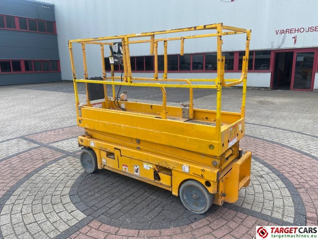 Haulotte Compact 8 Electric Scissor Work Lift 818cm - Schaarlift: afbeelding 4 Haulotte Compact 8 Electric Scissor Work Lift 818cm - Schaarlift: afbeelding 4