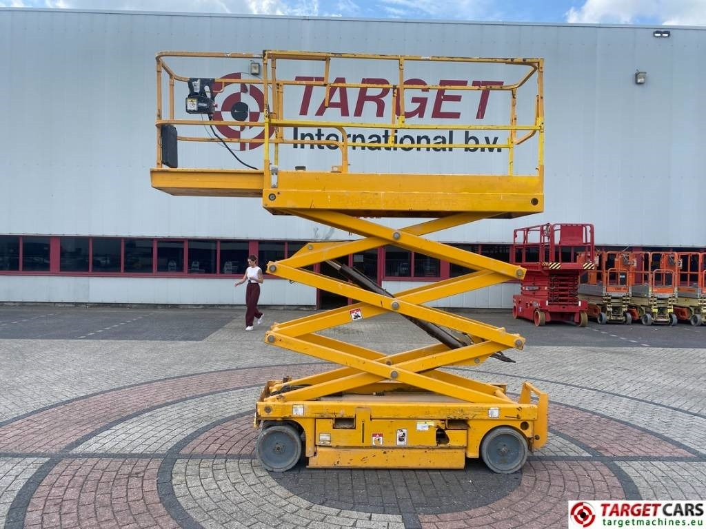 Haulotte Compact 8 Electric Scissor Work Lift 818cm - Schaarlift: afbeelding 5 Haulotte Compact 8 Electric Scissor Work Lift 818cm - Schaarlift: afbeelding 5