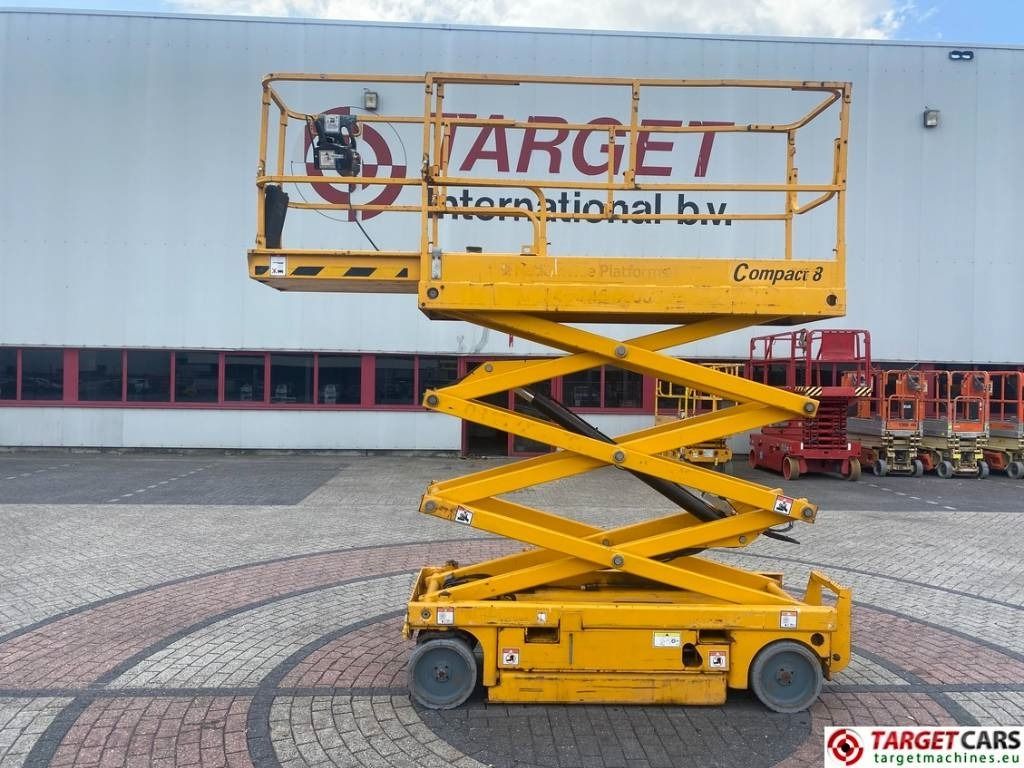 Haulotte Compact 8 Electric Scissor Work Lift 818cm - Schaarlift: afbeelding 5 Haulotte Compact 8 Electric Scissor Work Lift 818cm - Schaarlift: afbeelding 5