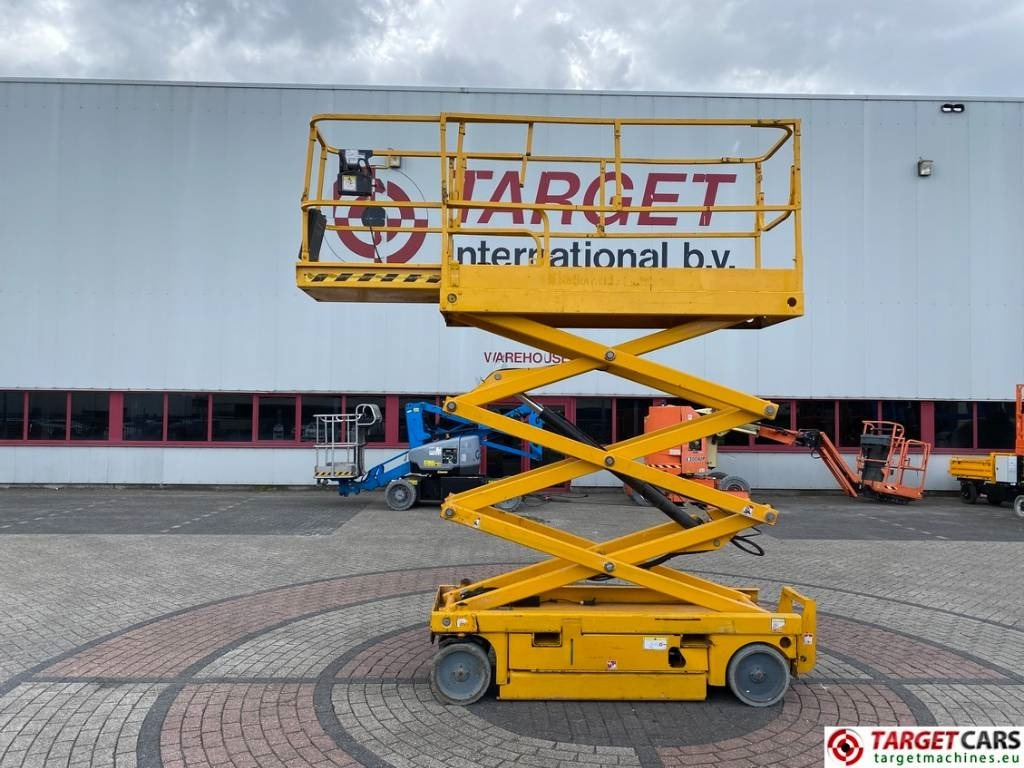 Haulotte Compact 8 Electric Scissor Work Lift 818cm - Schaarlift: afbeelding 5 Haulotte Compact 8 Electric Scissor Work Lift 818cm - Schaarlift: afbeelding 5