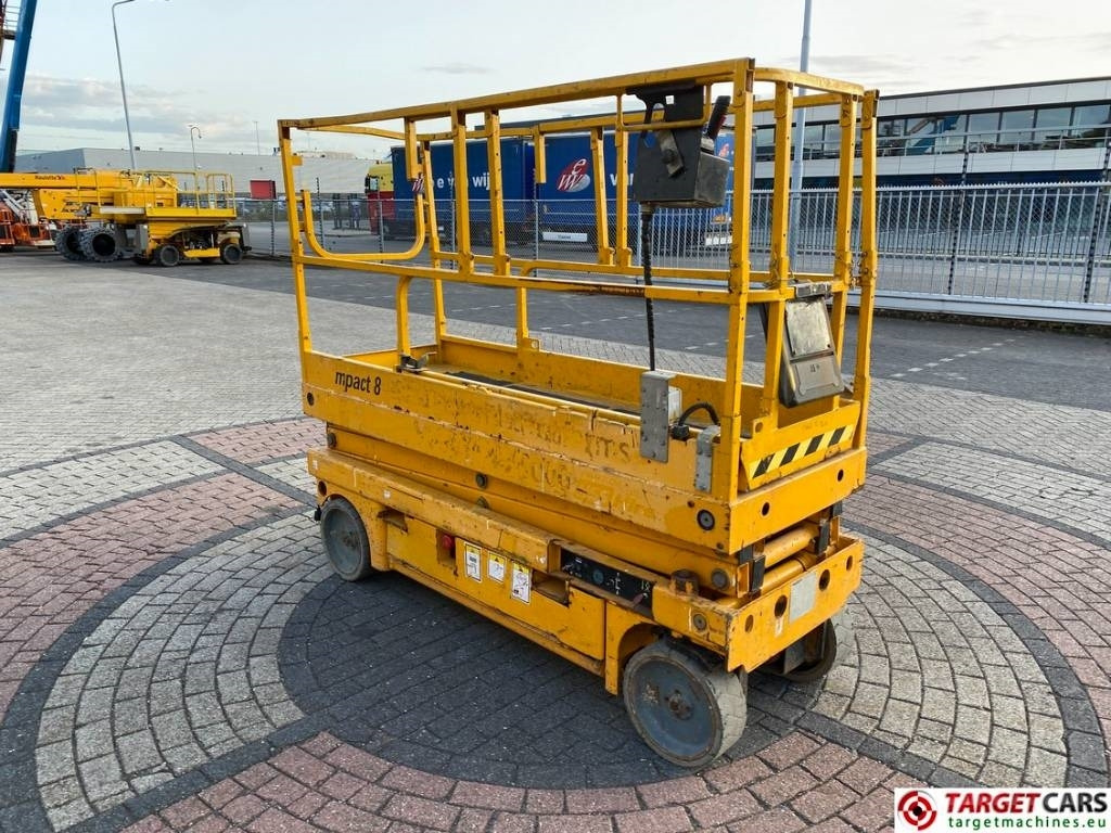 Haulotte Compact 8 Electric Scissor Work Lift 818cm - Schaarlift: afbeelding 2 Haulotte Compact 8 Electric Scissor Work Lift 818cm - Schaarlift: afbeelding 2