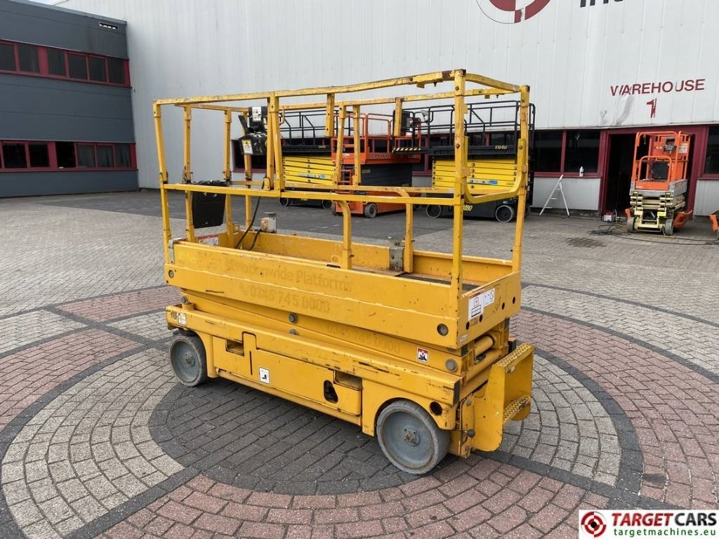Haulotte Compact 8 Electric Scissor Work Lift 818cm - Schaarlift: afbeelding 4 Haulotte Compact 8 Electric Scissor Work Lift 818cm - Schaarlift: afbeelding 4