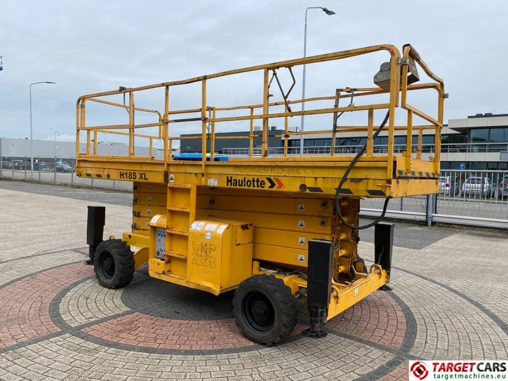 Haulotte H18SXL Diesel 4x4 Scissor Work Lift 1800cm - Schaarlift: afbeelding 2 Haulotte H18SXL Diesel 4x4 Scissor Work Lift 1800cm - Schaarlift: afbeelding 2