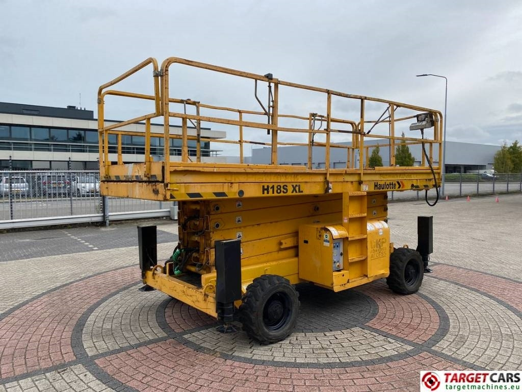 Haulotte H18SXL Diesel 4x4 Scissor Work Lift 1800cm - Schaarlift: afbeelding 3 Haulotte H18SXL Diesel 4x4 Scissor Work Lift 1800cm - Schaarlift: afbeelding 3
