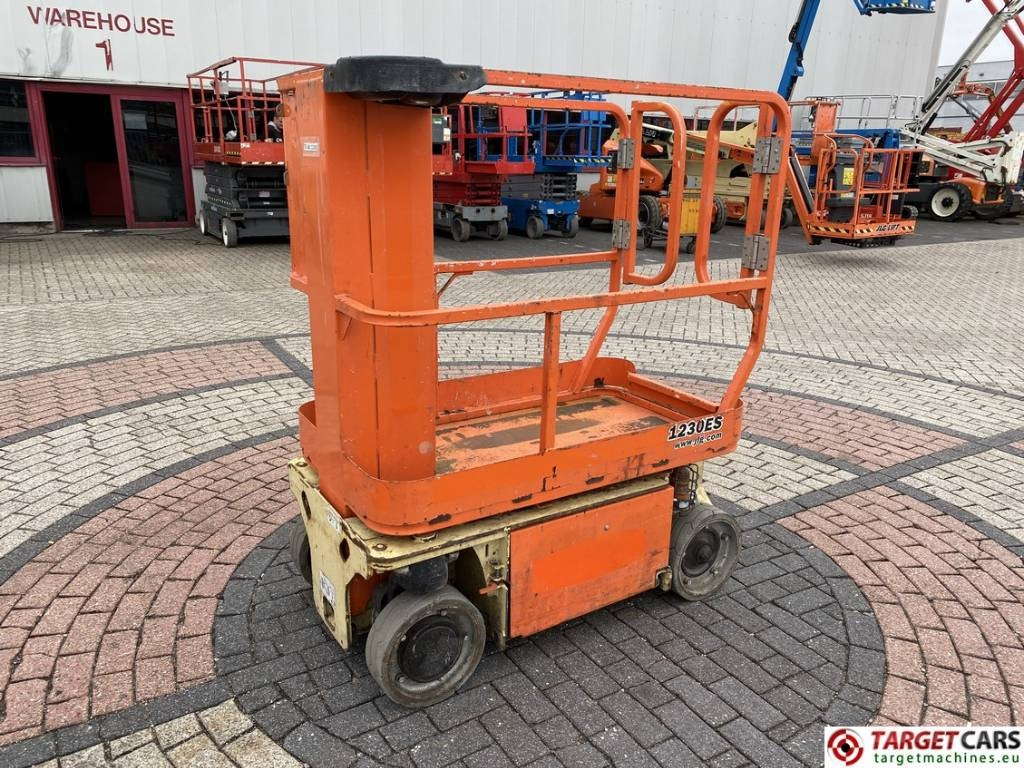 JLG 1230ES Electric Vertical Mast Work Lift 566cm  - Verticale masthoogwerker: afbeelding 1 JLG 1230ES Electric Vertical Mast Work Lift 566cm  - Verticale masthoogwerker: afbeelding 1