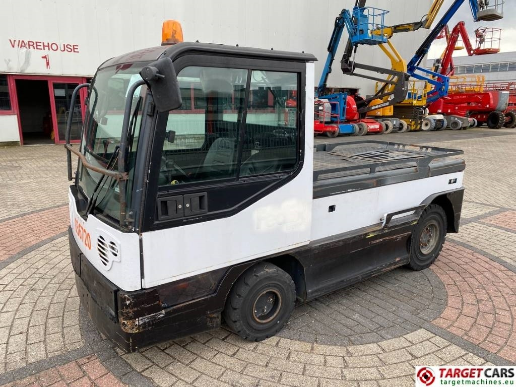 Linde P250 Tow Tug Truck Tractor Electric 80V Max 25T - Gemeentelijke tractor: afbeelding 1 Linde P250 Tow Tug Truck Tractor Electric 80V Max 25T - Gemeentelijke tractor: afbeelding 1