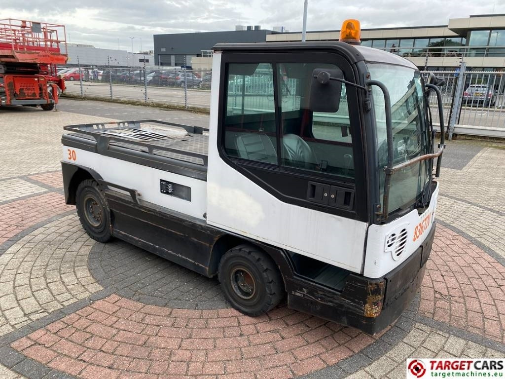 Linde P250 Tow Tug Truck Tractor Electric 80V Max 25T - Gemeentelijke tractor: afbeelding 2 Linde P250 Tow Tug Truck Tractor Electric 80V Max 25T - Gemeentelijke tractor: afbeelding 2