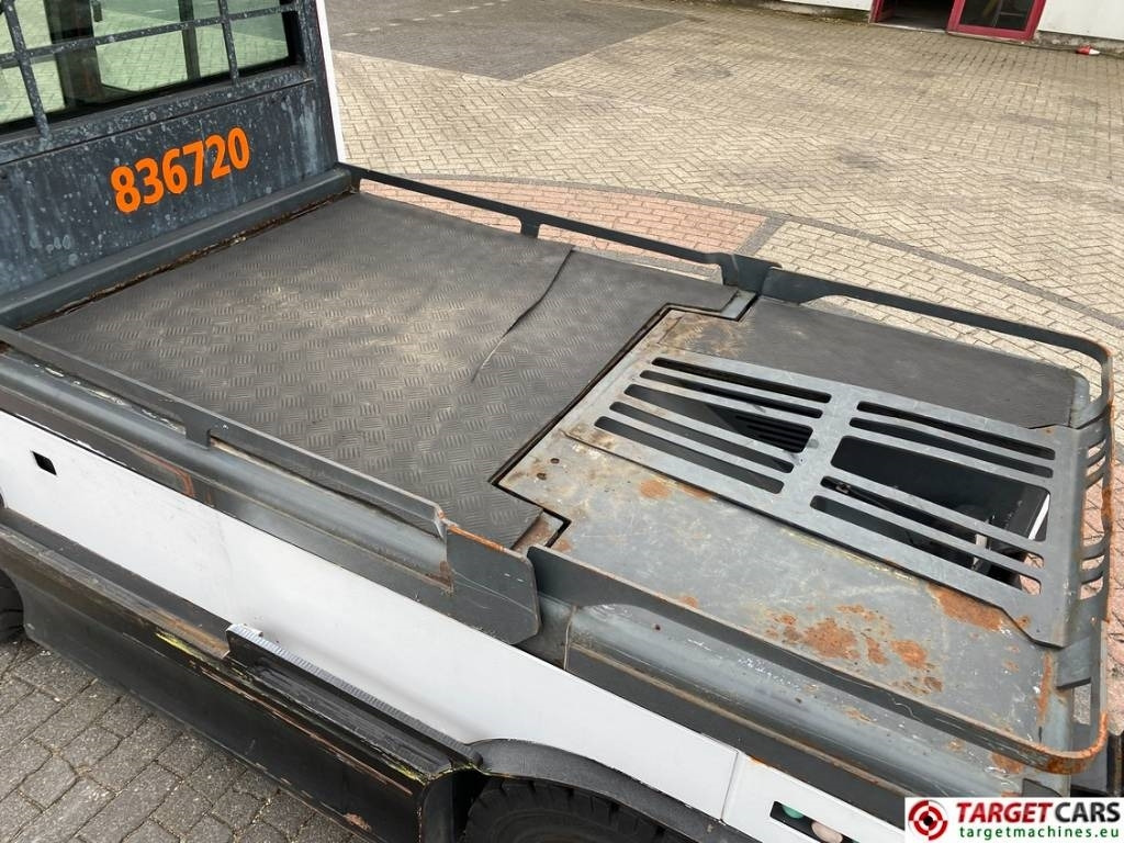 Linde P250 Tow Tug Truck Tractor Electric 80V Max 25T - Gemeentelijke tractor: afbeelding 5 Linde P250 Tow Tug Truck Tractor Electric 80V Max 25T - Gemeentelijke tractor: afbeelding 5