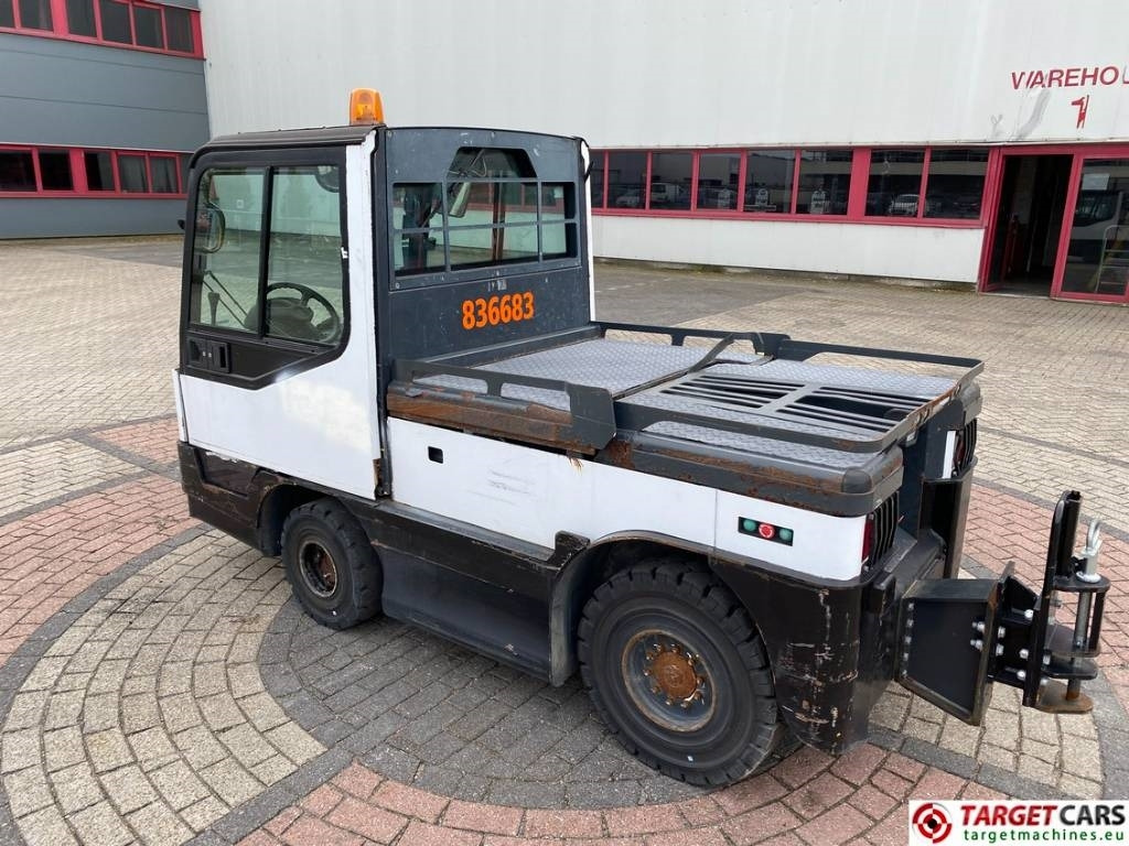 Linde P250 Tow Tug Truck Tractor Electric 80V max 25T - Gemeentelijke tractor: afbeelding 4 Linde P250 Tow Tug Truck Tractor Electric 80V max 25T - Gemeentelijke tractor: afbeelding 4