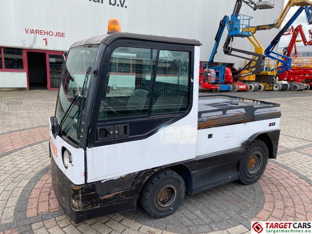 Linde P250 Tow Tug Truck Tractor Electric 80V max 25T - Gemeentelijke tractor: afbeelding 1 Linde P250 Tow Tug Truck Tractor Electric 80V max 25T - Gemeentelijke tractor: afbeelding 1