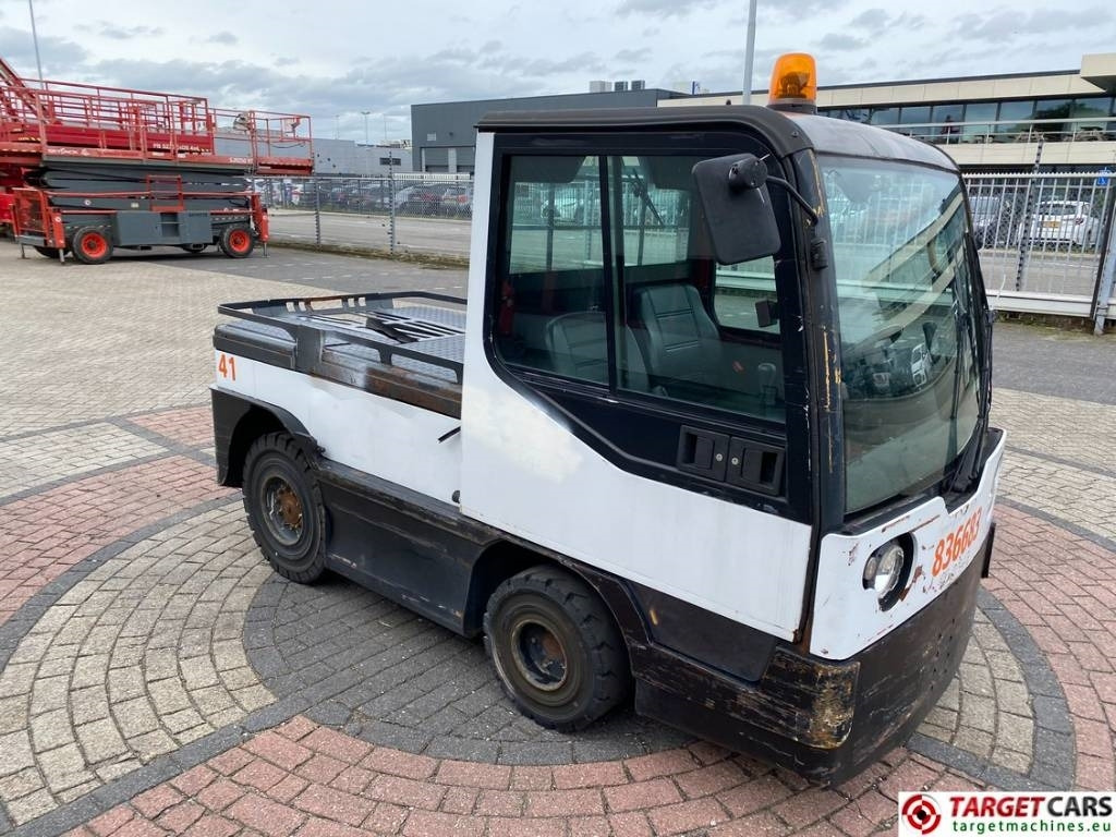 Linde P250 Tow Tug Truck Tractor Electric 80V max 25T - Gemeentelijke tractor: afbeelding 2 Linde P250 Tow Tug Truck Tractor Electric 80V max 25T - Gemeentelijke tractor: afbeelding 2