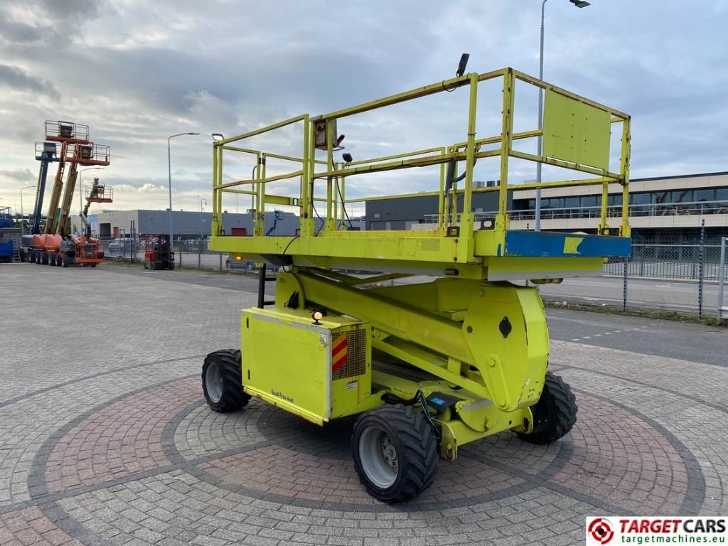 MEC 2684RT Diesel 4x4 Scissor Lift Speed-Level 992cm - Schaarlift: afbeelding 2 MEC 2684RT Diesel 4x4 Scissor Lift Speed-Level 992cm - Schaarlift: afbeelding 2
