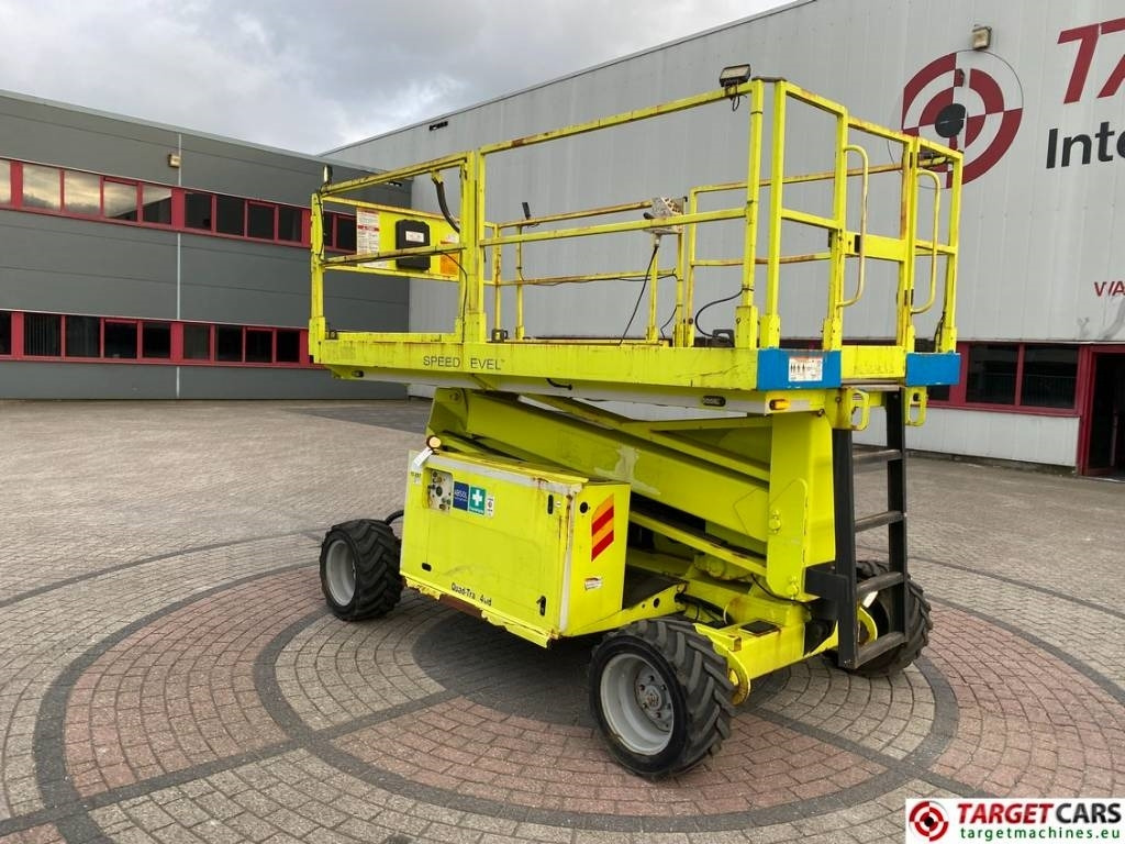 MEC 2684RT Diesel 4x4 Scissor Lift Speed-Level 992cm - Schaarlift: afbeelding 4 MEC 2684RT Diesel 4x4 Scissor Lift Speed-Level 992cm - Schaarlift: afbeelding 4
