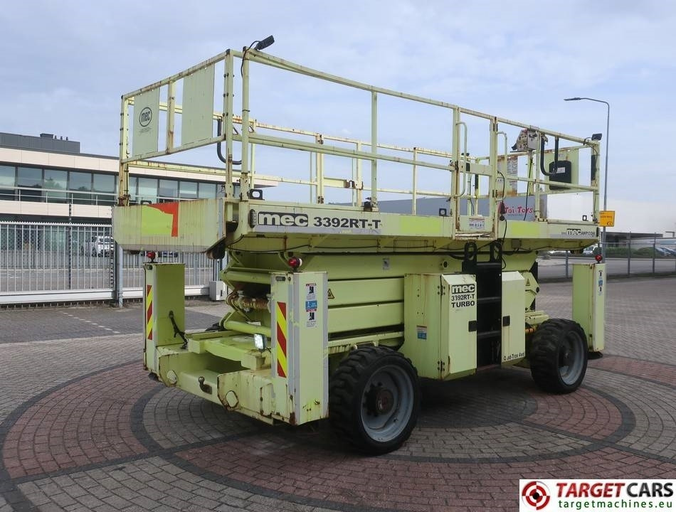 MEC 3392RT-T Diesel 4x4 Scissor Work Lift 1200cm - Schaarlift: afbeelding 3 MEC 3392RT-T Diesel 4x4 Scissor Work Lift 1200cm - Schaarlift: afbeelding 3