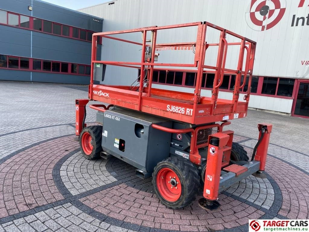 SkyJack SJ6826RT Diesel 4x4 Scissor 6826 Work Lift 992cm  - Schaarlift: afbeelding 4 SkyJack SJ6826RT Diesel 4x4 Scissor 6826 Work Lift 992cm  - Schaarlift: afbeelding 4