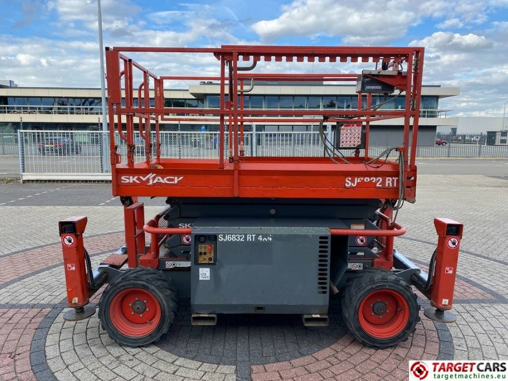 Leasing SkyJack SJ6832RT Diesel 4x4 Scissor 6832 Work Lift 1180cm  SkyJack SJ6832RT Diesel 4x4 Scissor 6832 Work Lift 1180cm: afbeelding 33