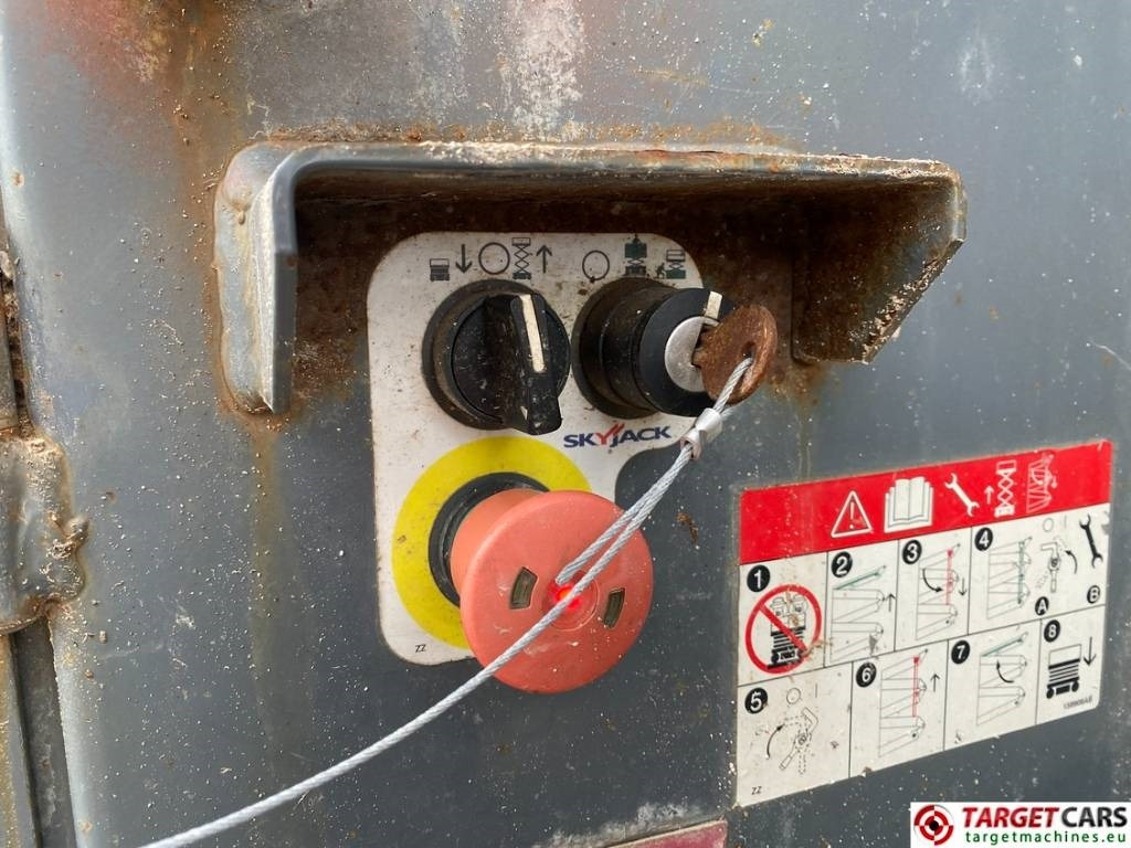 Schaarlift SkyJack SJ9250 RT Diesel 4x4 Scissor Work Lift 1720cm: afbeelding 11 Schaarlift SkyJack SJ9250 RT Diesel 4x4 Scissor Work Lift 1720cm: afbeelding 11