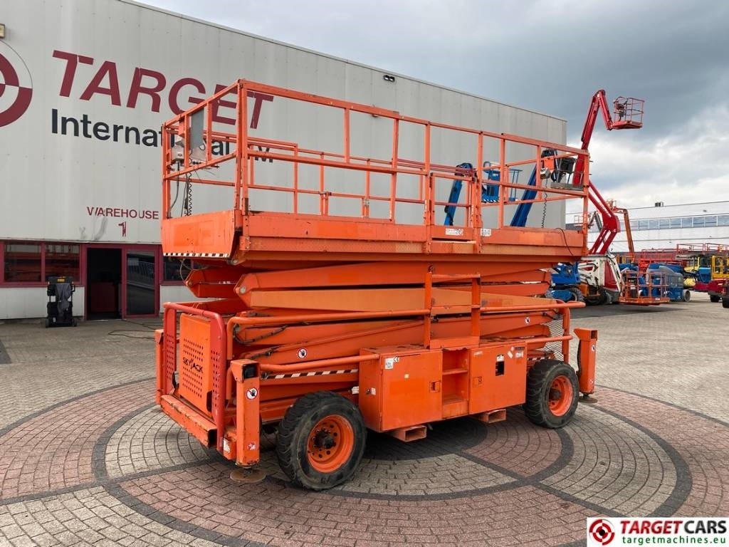 SkyJack SJ9250 RT Diesel Scissor Work Lift 1720cm - Schaarlift: afbeelding 1 SkyJack SJ9250 RT Diesel Scissor Work Lift 1720cm - Schaarlift: afbeelding 1