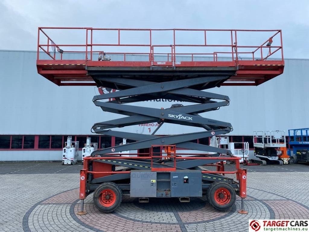 SkyJack SJ9250 RT Diesel Scissor Work Lift 1720cm - Schaarlift: afbeelding 5 SkyJack SJ9250 RT Diesel Scissor Work Lift 1720cm - Schaarlift: afbeelding 5