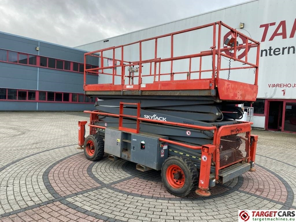 SkyJack SJ9250 RT Diesel Scissor Work Lift 1720cm - Schaarlift: afbeelding 4 SkyJack SJ9250 RT Diesel Scissor Work Lift 1720cm - Schaarlift: afbeelding 4