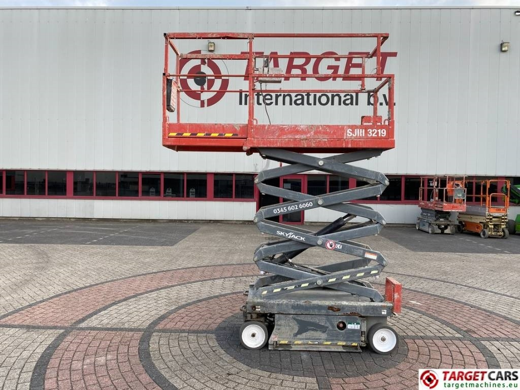 SkyJack SJIII-3219 Electric 3219 Scissor Work Lift 780cm - Schaarlift: afbeelding 5 SkyJack SJIII-3219 Electric 3219 Scissor Work Lift 780cm - Schaarlift: afbeelding 5