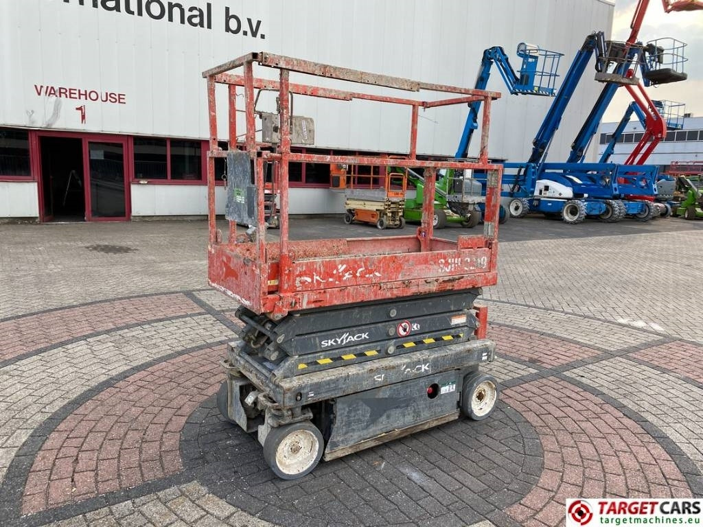 SkyJack SJIII-3219 Electric 3219 Scissor Work Lift 780cm - Schaarlift: afbeelding 1 SkyJack SJIII-3219 Electric 3219 Scissor Work Lift 780cm - Schaarlift: afbeelding 1