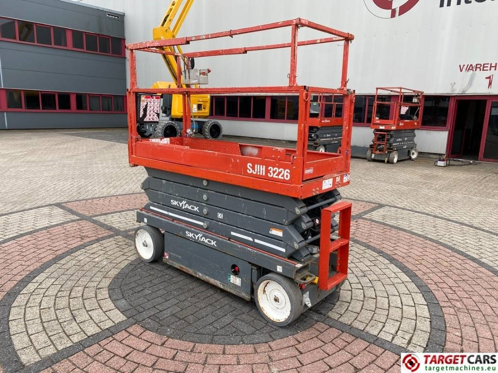 SkyJack SJIII-3226 Electric 3226 Scissor Work Lift 990cm  - Schaarlift: afbeelding 4 SkyJack SJIII-3226 Electric 3226 Scissor Work Lift 990cm  - Schaarlift: afbeelding 4