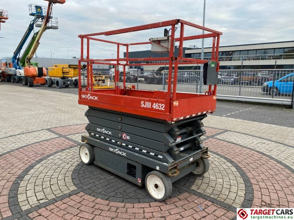 SkyJack SJIII-4632 Electric 4632 Scissor Work Lift 1170cm  - Schaarlift: afbeelding 2 SkyJack SJIII-4632 Electric 4632 Scissor Work Lift 1170cm  - Schaarlift: afbeelding 2