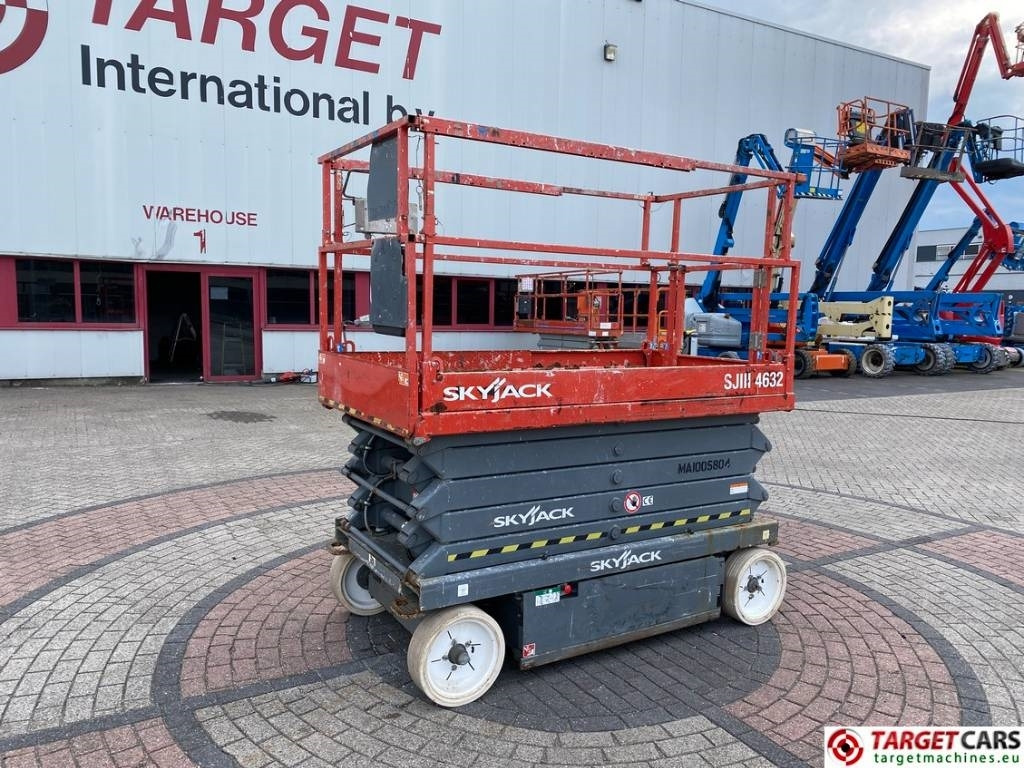 SkyJack SJIII-4632 Electric 4632 Scissor Work Lift 1170cm - Schaarlift: afbeelding 1 SkyJack SJIII-4632 Electric 4632 Scissor Work Lift 1170cm - Schaarlift: afbeelding 1