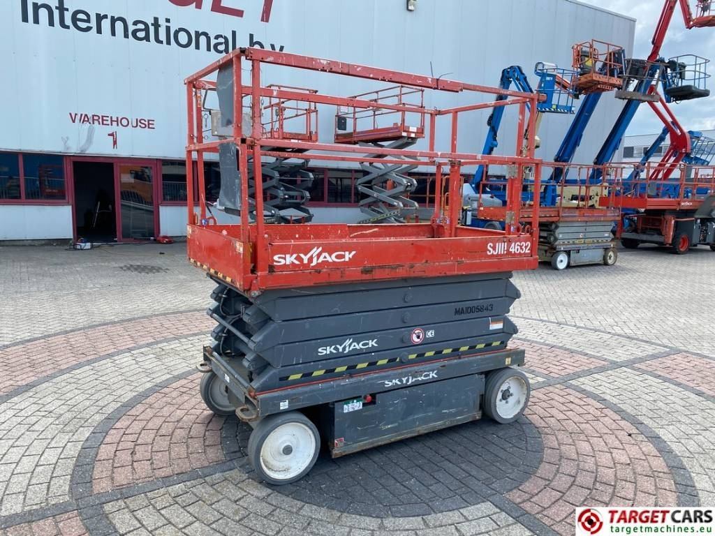 SkyJack SJIII-4632 Electric 4632 Scissor Work Lift 1170cm - Schaarlift: afbeelding 1 SkyJack SJIII-4632 Electric 4632 Scissor Work Lift 1170cm - Schaarlift: afbeelding 1