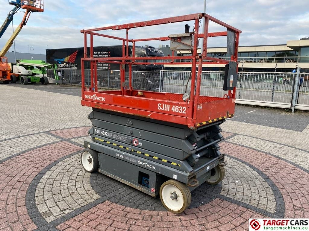 SkyJack SJIII-4632 Electric 4632 Scissor Work Lift 1170cm  - Schaarlift: afbeelding 2 SkyJack SJIII-4632 Electric 4632 Scissor Work Lift 1170cm  - Schaarlift: afbeelding 2