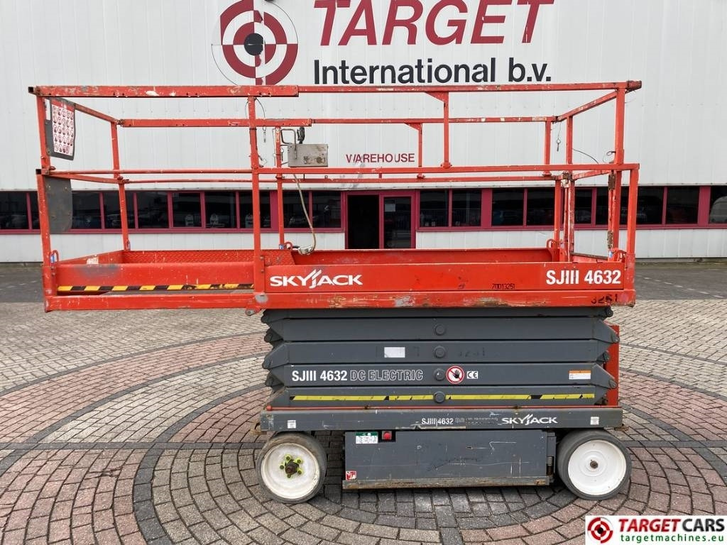 SkyJack SJIII-4632 Electric Scissor Work Lift 1170cm - Schaarlift: afbeelding 5 SkyJack SJIII-4632 Electric Scissor Work Lift 1170cm - Schaarlift: afbeelding 5