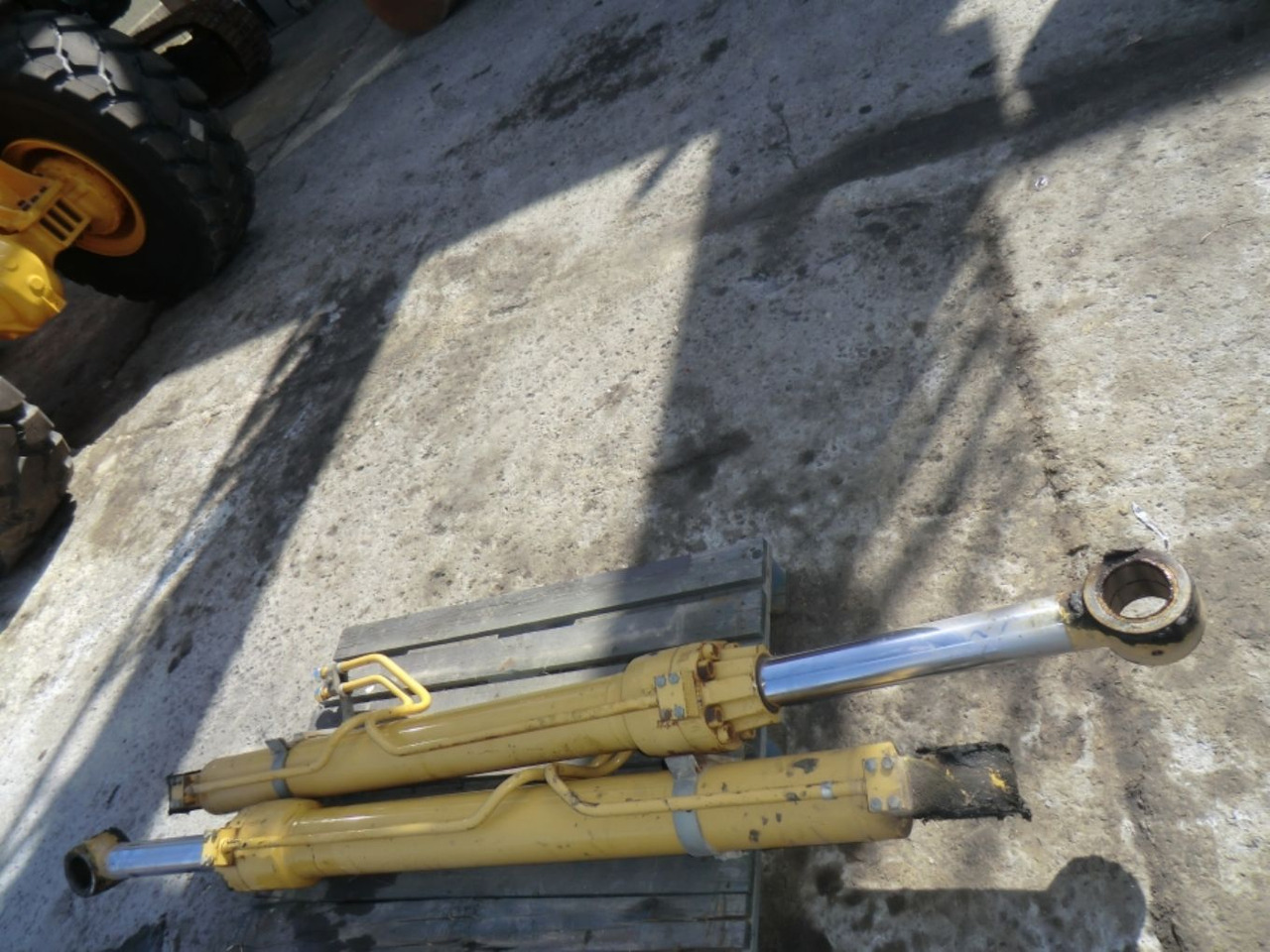 Caterpillar 317B LN N. 2 cilindri di sollevamento - Hydraulische cilinder voor Bouwmachine: afbeelding 3 Caterpillar 317B LN N. 2 cilindri di sollevamento - Hydraulische cilinder voor Bouwmachine: afbeelding 3