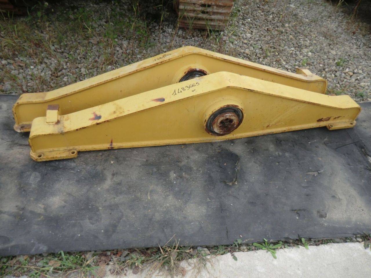 Caterpillar 735 Braccetto destro di collegamento assale centrale e posteriore. (ARM AS RH) - As en onderdelen voor Bouwmachine: afbeelding 1 Caterpillar 735 Braccetto destro di collegamento assale centrale e posteriore. (ARM AS RH) - As en onderdelen voor Bouwmachine: afbeelding 1