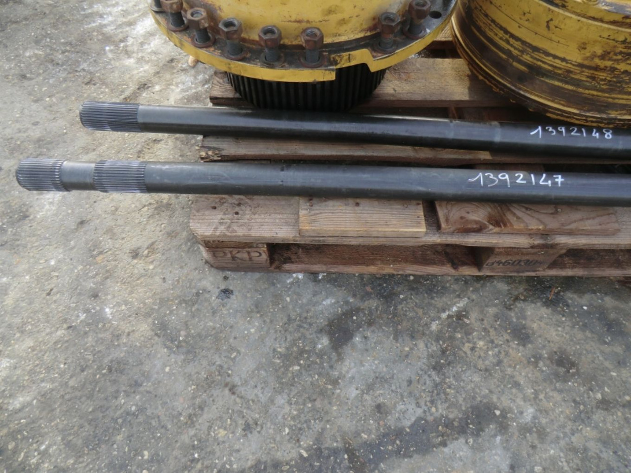 Caterpillar 735 Semiasse con una filettatura - Transmissie voor Bouwmachine: afbeelding 2 Caterpillar 735 Semiasse con una filettatura - Transmissie voor Bouwmachine: afbeelding 2