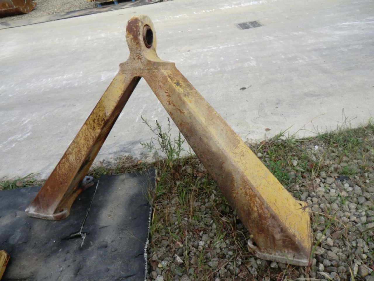 Caterpillar 735 Supporto telaio assale posteriore - As en onderdelen voor Bouwmachine: afbeelding 2 Caterpillar 735 Supporto telaio assale posteriore - As en onderdelen voor Bouwmachine: afbeelding 2