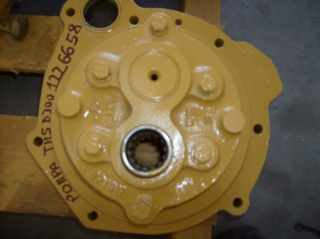 Caterpillar D300D POMPA DI TRASMISSIONE - Hydraulische pomp voor Bouwmachine: afbeelding 3 Caterpillar D300D POMPA DI TRASMISSIONE - Hydraulische pomp voor Bouwmachine: afbeelding 3