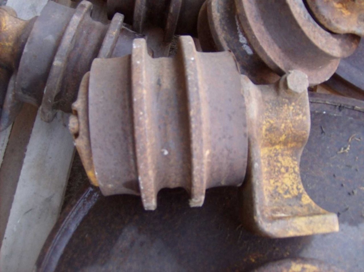 FIAT ALLIS FL8 2 RULLI SUPERIORI - Rupsband - Rollen voor Bouwmachine: afbeelding 1 FIAT ALLIS FL8 2 RULLI SUPERIORI - Rupsband - Rollen voor Bouwmachine: afbeelding 1