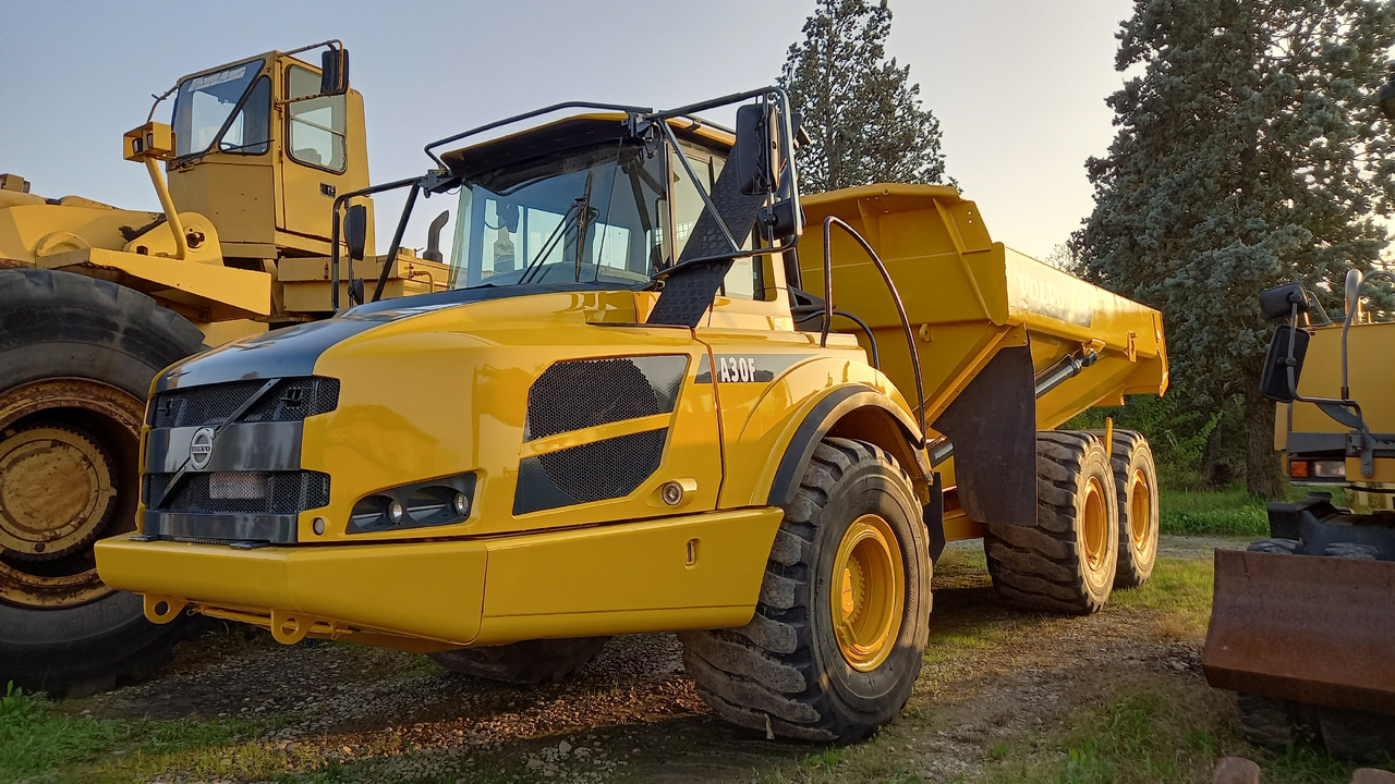VOLVO A30F - Kiepwagen met knikbesturing: afbeelding 4 VOLVO A30F - Kiepwagen met knikbesturing: afbeelding 4