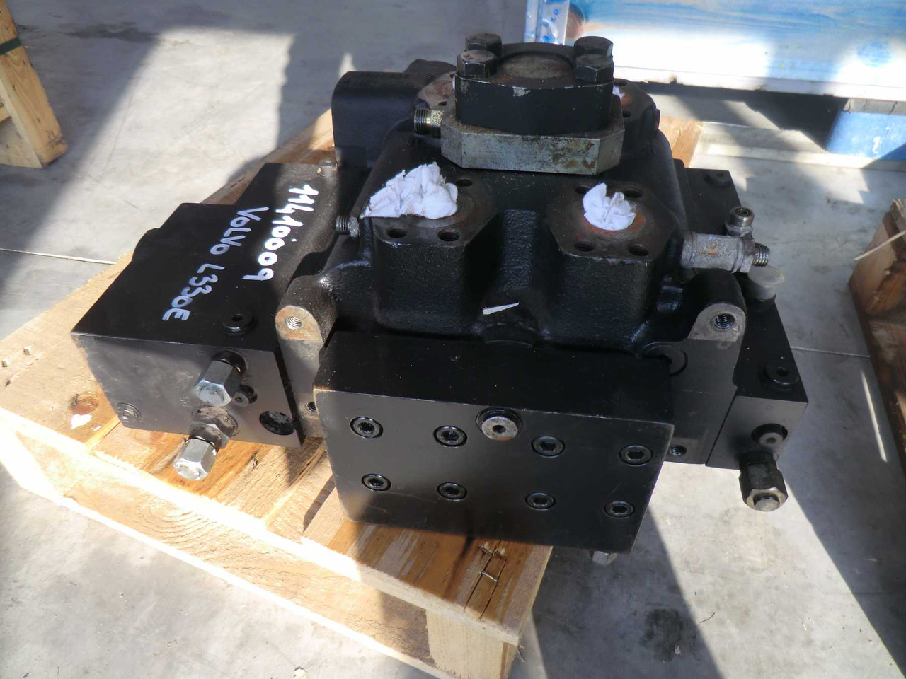 VOLVO L330E L350F DISTRIBUTORE - Hydraulische klep voor Bouwmachine: afbeelding 3 VOLVO L330E L350F DISTRIBUTORE - Hydraulische klep voor Bouwmachine: afbeelding 3
